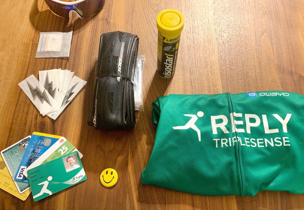 triplesense's tweet photo. #RideWithReply startet am Sonntag! 5 Tage mit dem Bike von Frankfurt nach Hamburg (724 km) mit Stopps @6 @Reply_DE offices #LifeatReply! Wir hier fragen uns, wofür DanTheMan (@Terafitz) die #Bahncard braucht?! 🚴 https://t.co/1g4bUskZq3
