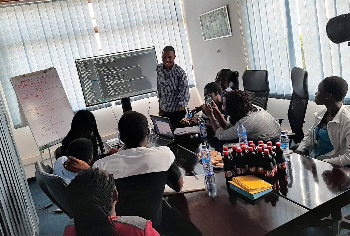 GenKeyGroup's tweet photo. 4/4 @AshesiCareerCtr @AshesiSC @MasterCard @mawusey @david_inusah
#AIX #AIX19 #atAshesi #AshesiX2019 #AshesiIX #GenKeyLife https://t.co/sdjDKo4QVg