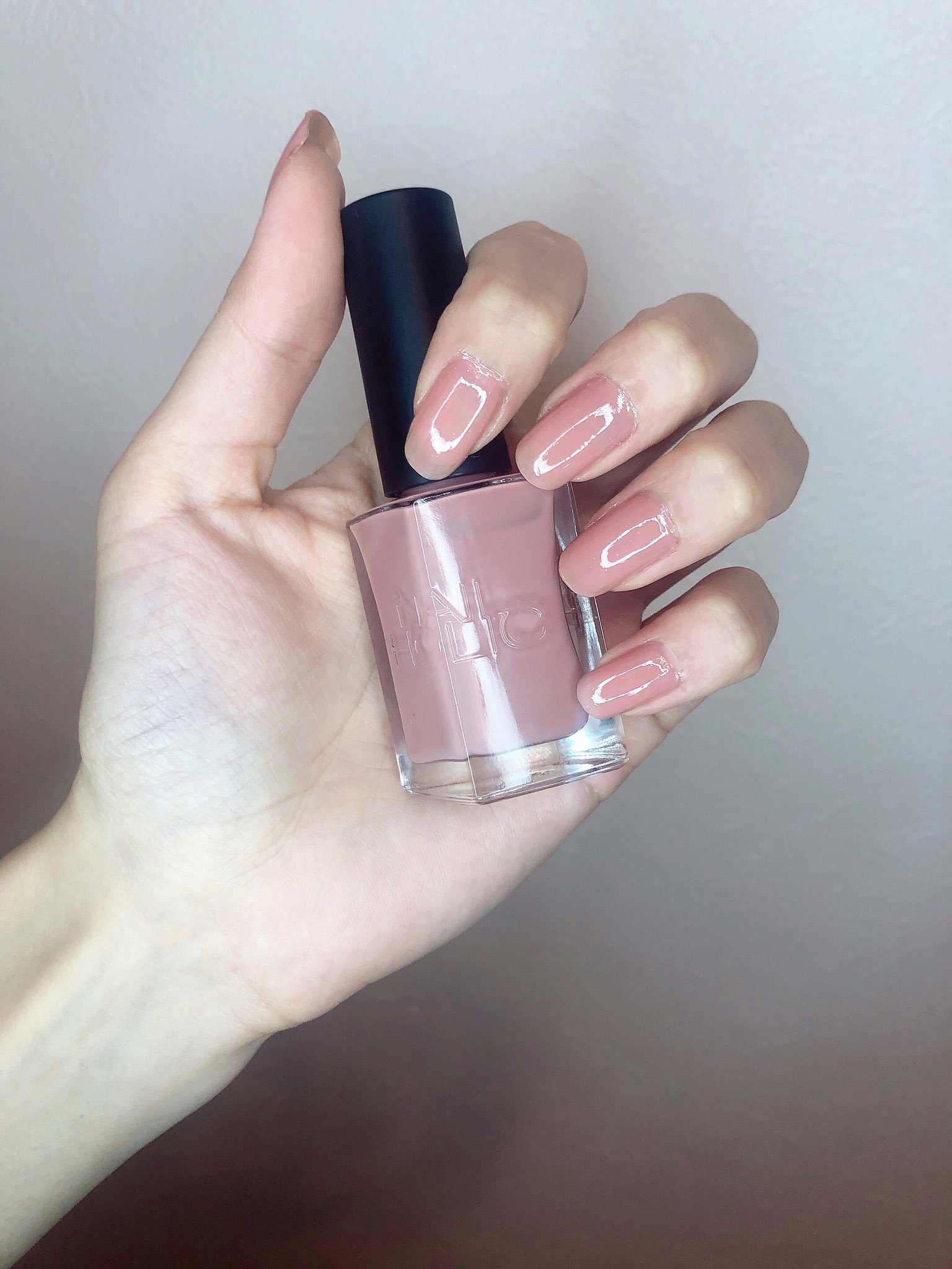 華枝 Hanae モテネイルってこういう色なんじゃないかなと思う 自然で肌馴染みの良いピンク クリアネイルやネイルつけない派にもオススメしたい ナチュラルに手が綺麗に見える ネイルホリックの24 7シリーズのpk0です 従来のnailholicよりハケが