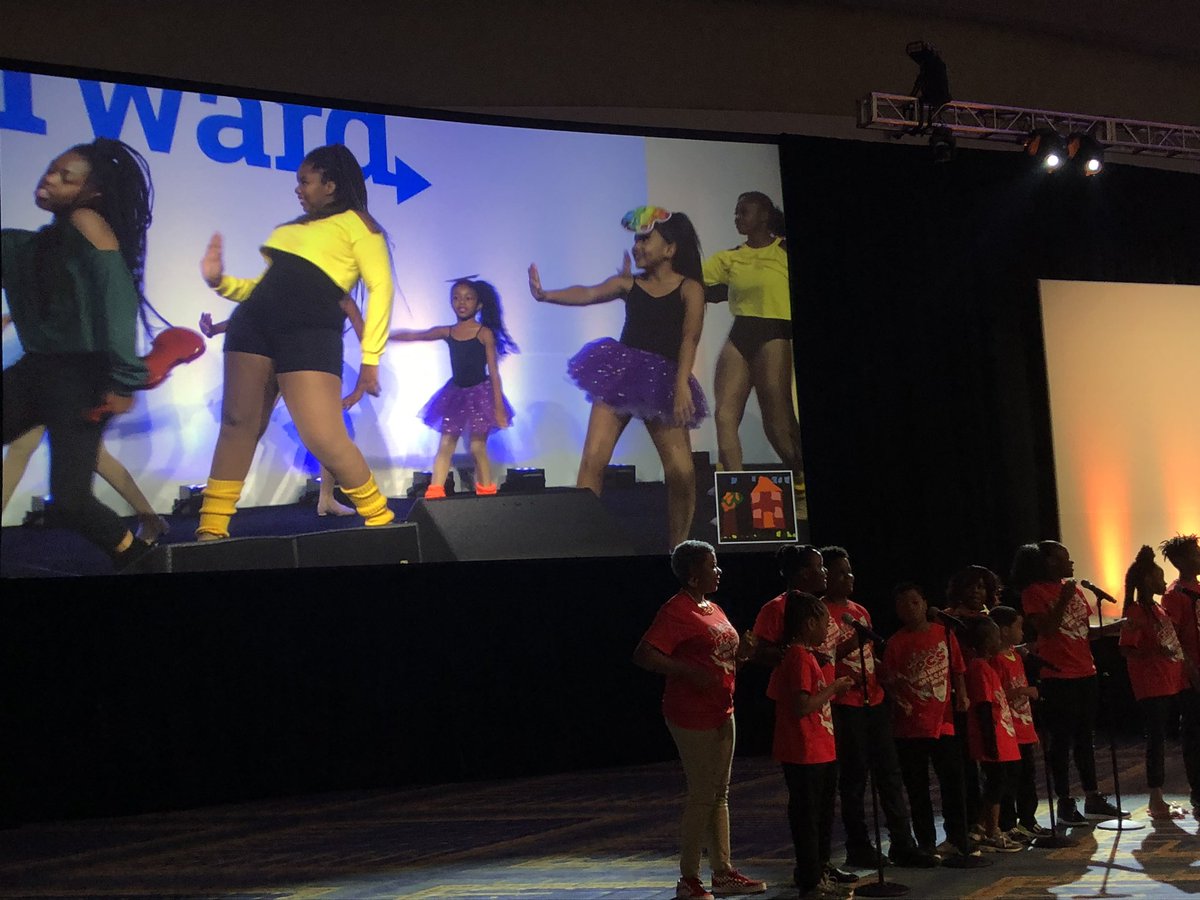 Frankie41796's tweet photo. Arts Collaborative with scholars from all schools in @FriendshipPCS #FPCSTP #FriendshipFWD19 #MovingFriendshipForwardthroughArts https://t.co/enZo9JJN8q