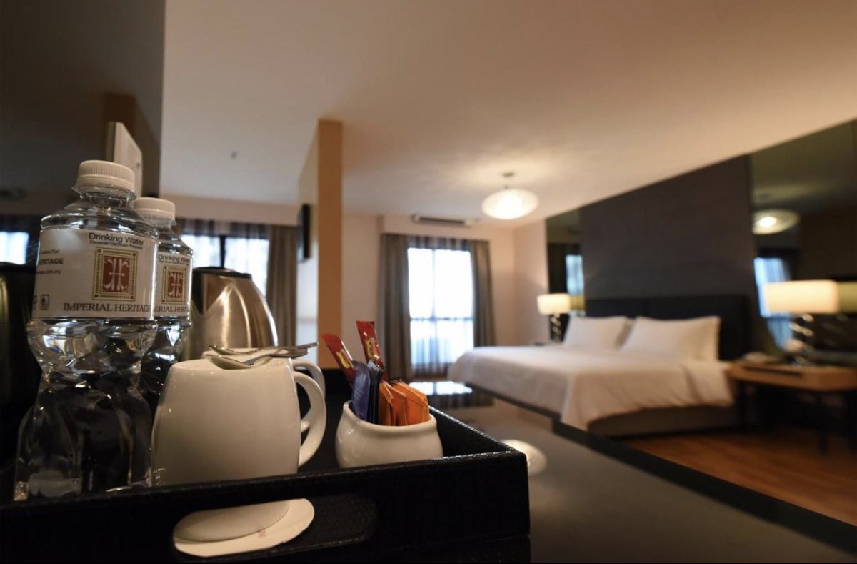 iwanqais's tweet photo. Imperial Heritage Hotel Melaka ni 4star kot. Tapi rate dia murah gila. Serendah RM96/night jer. Bilik nice pula tu. 😓 https://t.co/XHLZZb98Zu