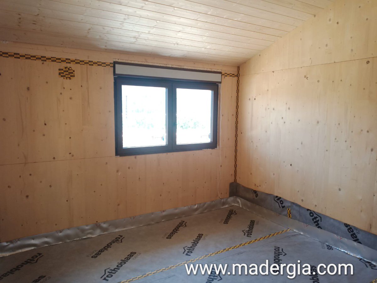 Madergia's tweet photo. Cuando va a quedar la madera oculta, se puede trabajar la hermeticidad por el interior. #PanelCLT https://t.co/V5TvjVwB3X