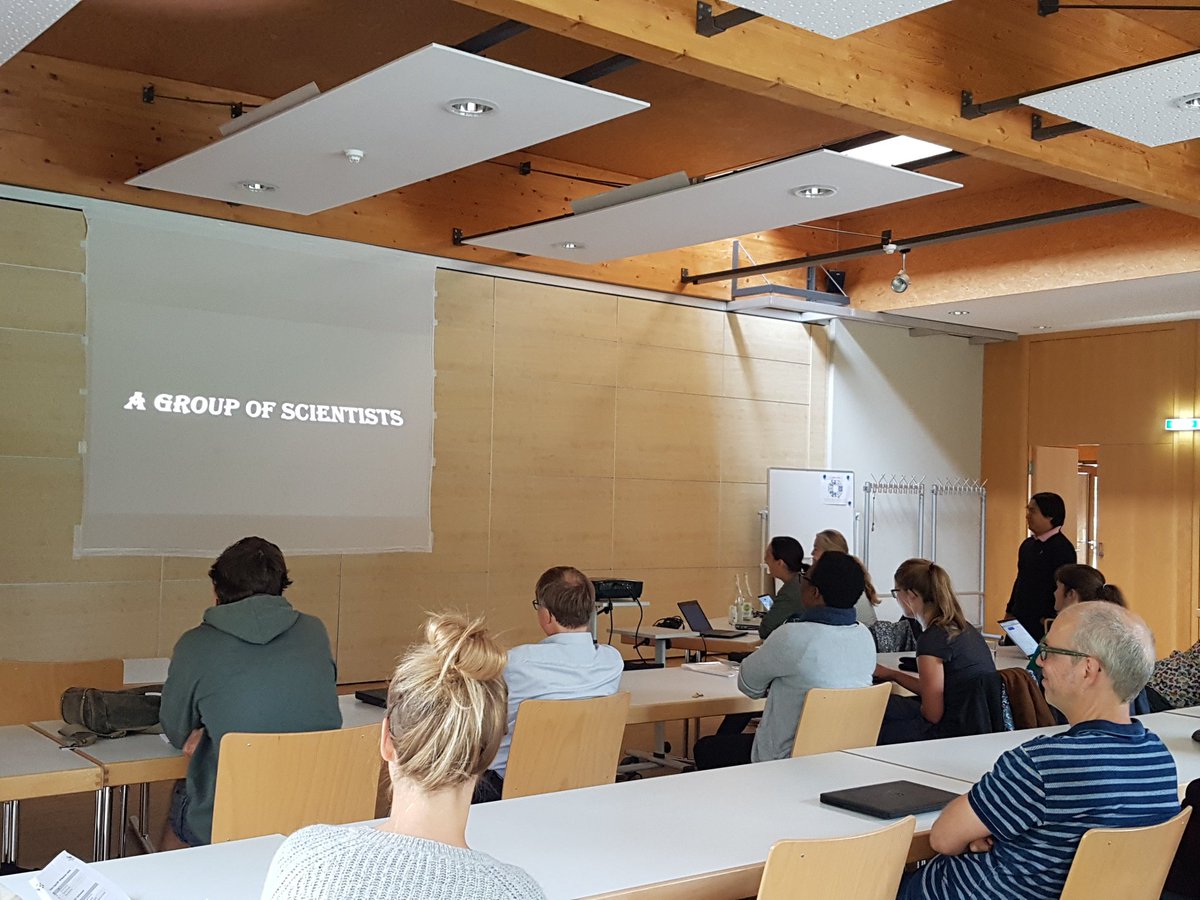 Very first results of the Remote Sensing group in the #LakeLab Experiment are coming! <a href="/igoroga/">Igor Ogashawara</a> showing them nicely during CONNECT workshop. #hiremot <a href="/3edata/">3edata</a> <a href="/AnsteeJanet/">Janet Anstee</a> @kjoehnk <a href="/aquacosm/">AQUACOSM</a> <a href="/ConnectIgb/">connect-igb</a>