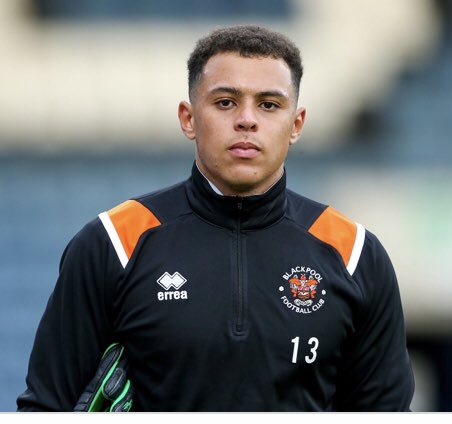 KikoRod9's tweet photo. Start of a new season tomorrow @SouthShieldsFC good luck to @NathanLowe_ @MylesBoney @Luk3daly7 #teamsrn @DRNSPORT https://t.co/5xN63n5dRY