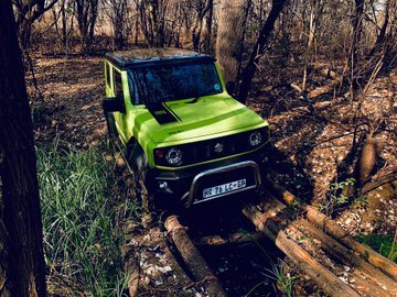 RevitupSA's tweet photo. In today's #RevItUp show, we attend the launch of the new @Suzuki_ZA Swift Sport & Vitara Turbo, we take the new Jimny on some intense off-road driving & lastly we chat to @khulekaniOW of @khuleonwheels.
Catch the show on @SowetoTVchannel 251 at 17h30. https://t.co/19lWo7Wn25