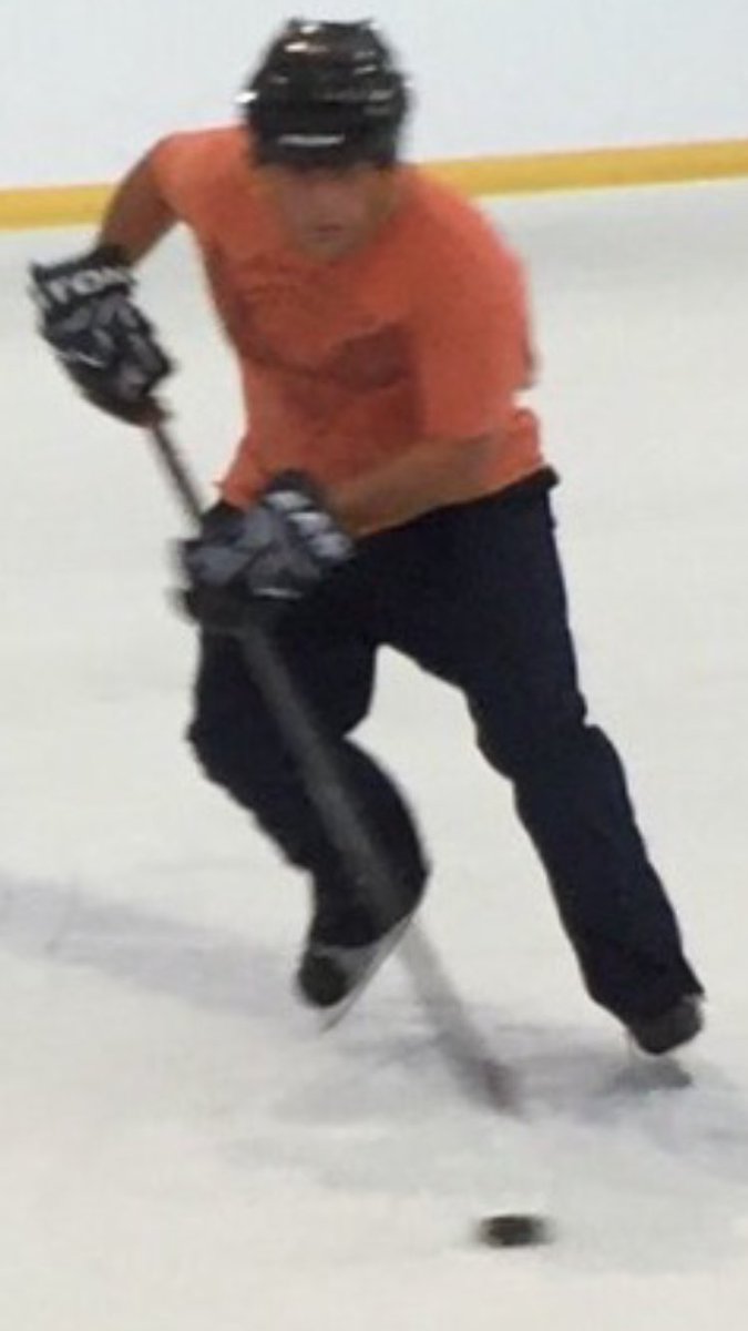 SeanPayne16's tweet photo. @JGidarihky You should ask the legend in Orillia @Sitnpretty44 to run some drills for you? 
#Douglas
#Jeans
#OOBC https://t.co/wETnjWSs8P