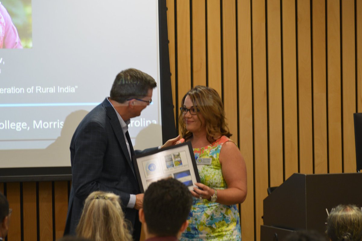 mConnect tweet media