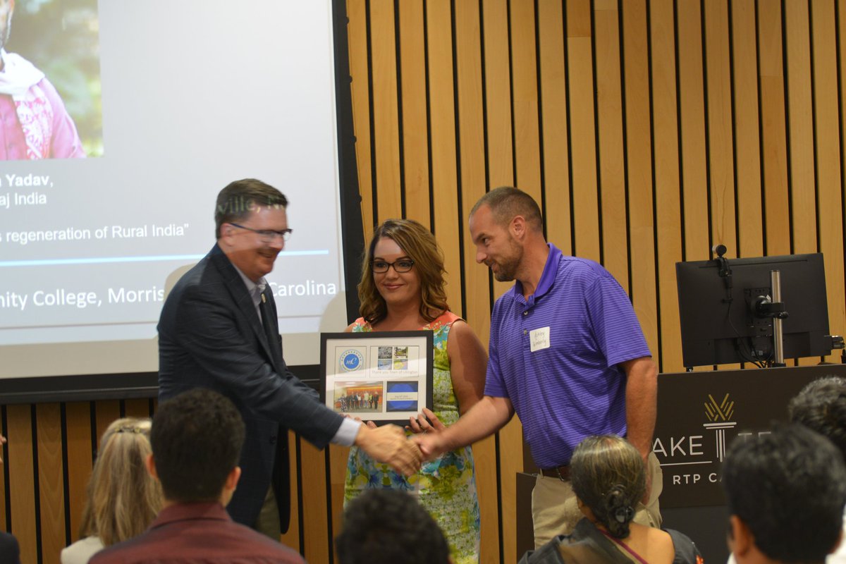 mConnect tweet media