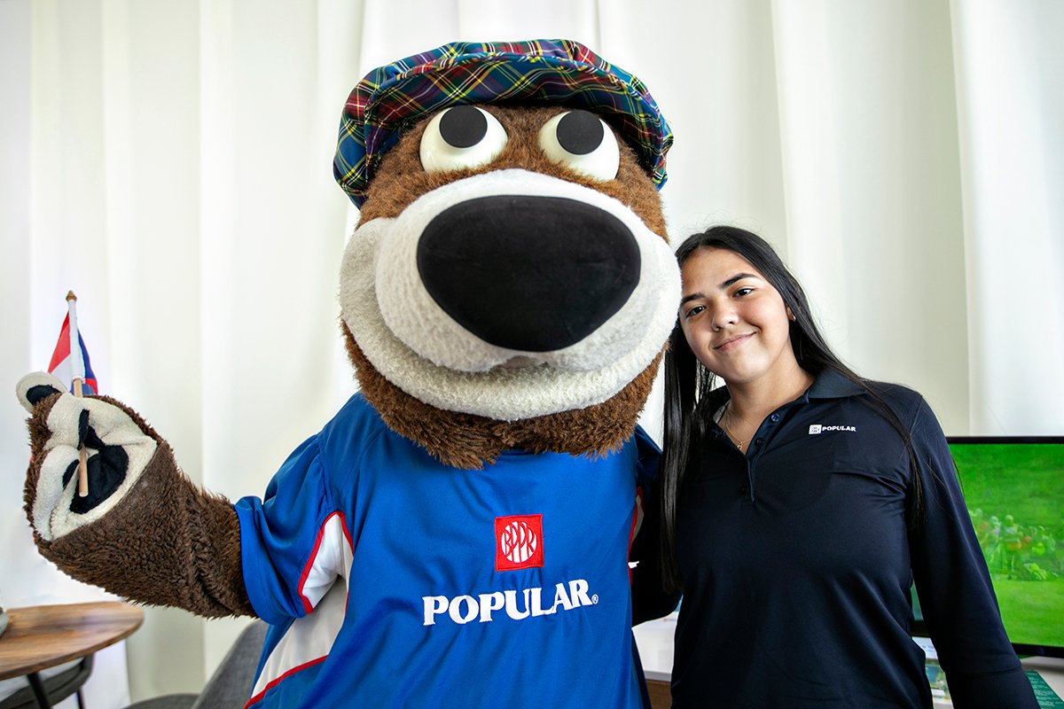 RaulAlzaga's tweet photo. ADRIANA DÍAZ estará HOY viernes en La Plazoleta de Popular Center para ‘meet & greet’ de 2:30 a 3:30 p.m.
Hoy y el sábado se estarán efectuando los recogidos de paquetes de camisas del #5KPopular en La Plazoleta hasta las 5:00 p.m.
También se estarán efectuando inscripciones. https://t.co/ZwCrJNCJvB