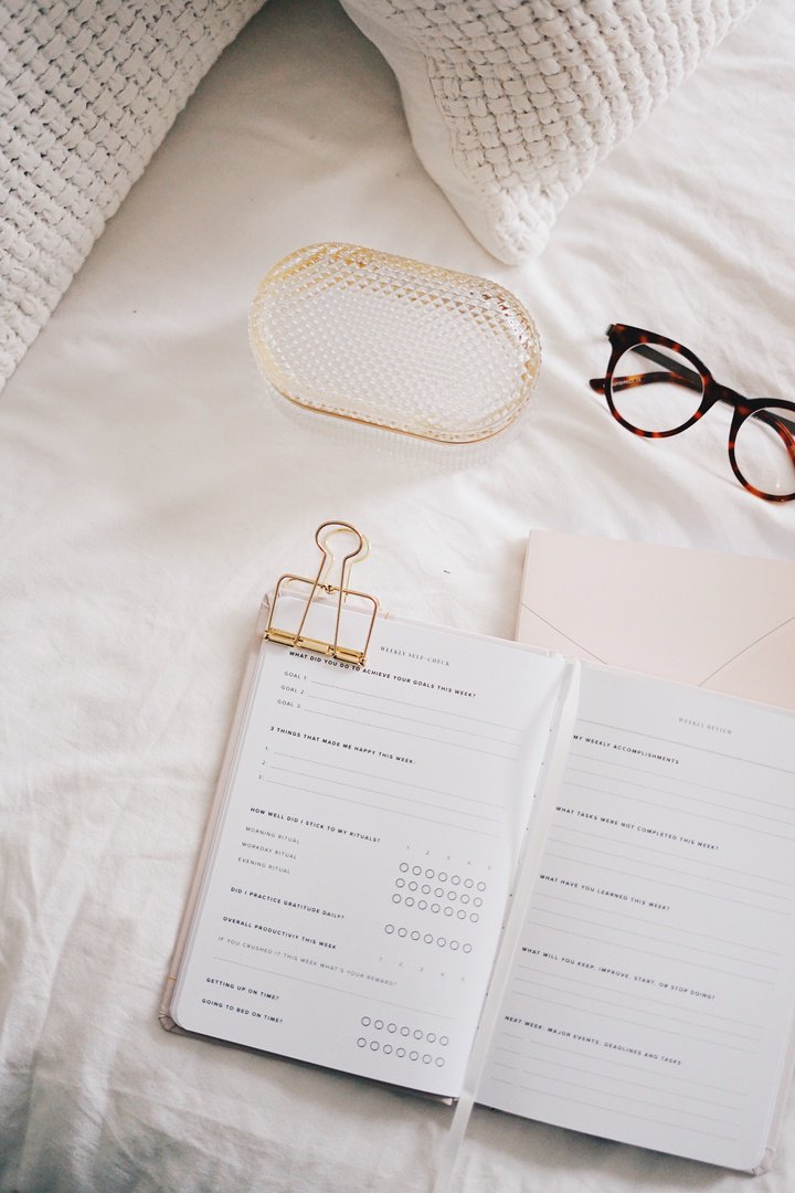 Taking a closer look at your company's organizational structure can reveal areas of improvement. Whether you have a small or large team, Kakkuro Suite can help ensure that your company is a well-oiled machine! Explore our project management, CRM, and accounting offerings! #CRM