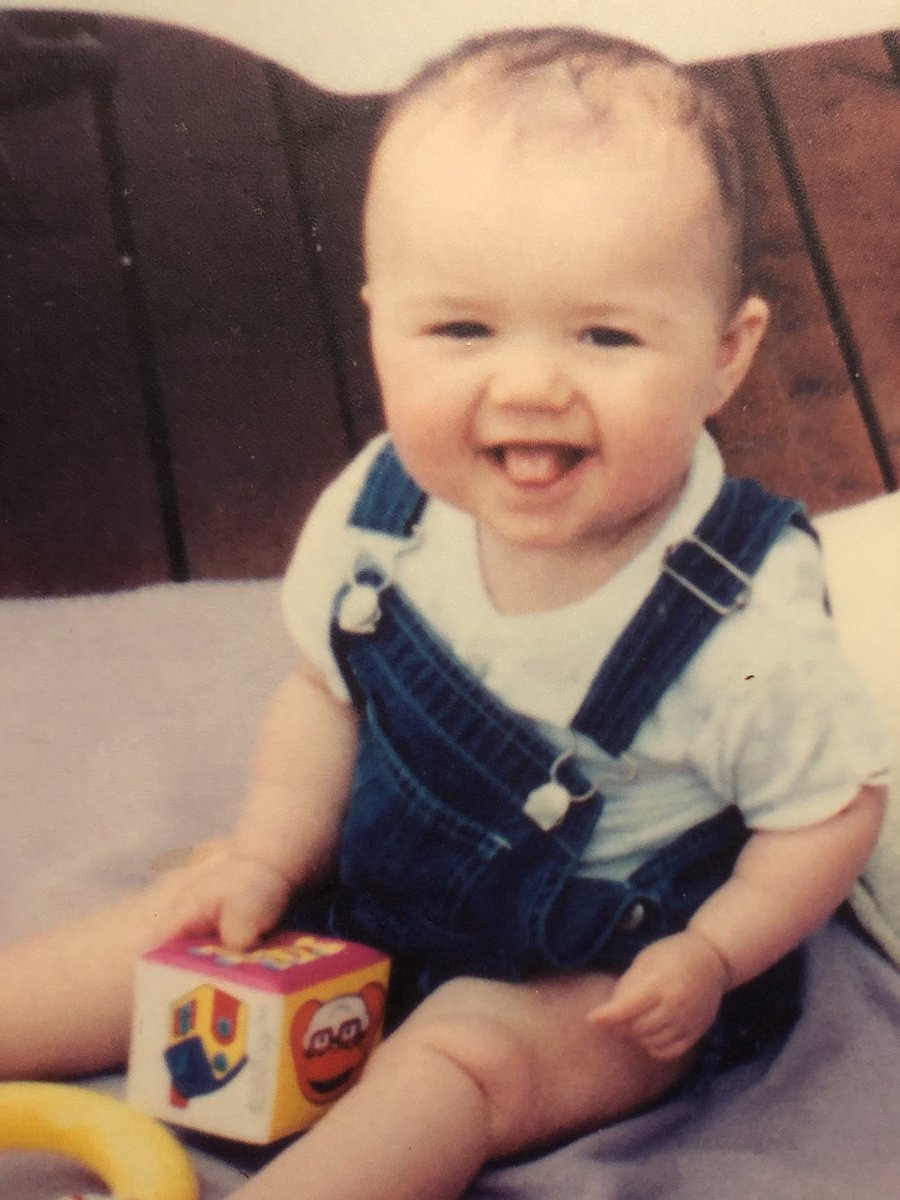 SandraKiss1053's tweet photo. 18 years ago today I became a mommy. Happy birthday to my baby @olsenbonnar_ I feel so lucky that I get to be your mom. Also, I canโt believe that giant head came out of me #nocsection #ouch #ottawa ๐โค๏ธ๐ https://t.co/vuhZ9ylzqr