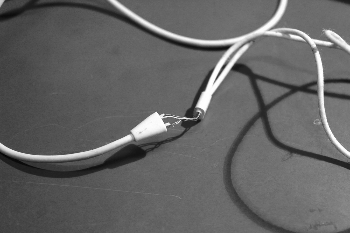 allriginall's tweet photo. How many spoilt wired earphones do you have?
Get the Mpow Flame 2 Bluetooth Earphones and  be done with those things FOREVER!!!

#FridayThoughts
#FridayFeeling
#CBCConference2019

https://t.co/apmDGZXA3G https://t.co/Y4bSPeVJyq