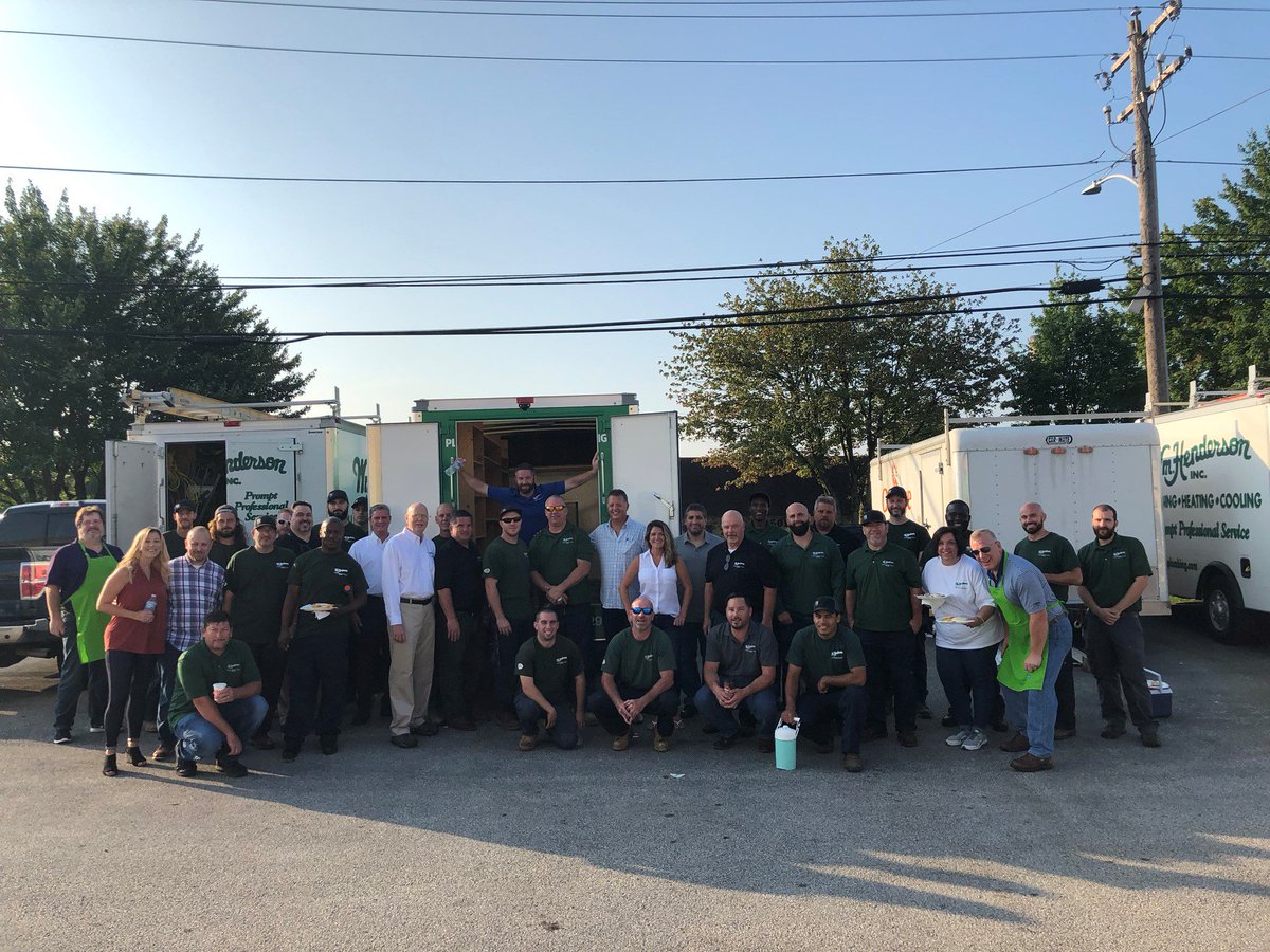 Hendersonplumb's tweet photo. When you’re part of the Wm. Henderson team you’re part of our family! This morning we hosted an outdoor #breakfast and spent some quality time together over eggs and bacon. #hvac #team https://t.co/txpJc05vA6