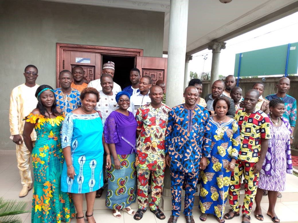 mdsc229's tweet photo. C'est avec un retour en images de la formation sur les lignes directrices du Programme de Renforcement et Participation de la Société Civile au Bénin (#REPASOC) que nous terminons la présentation de nos
#NosProjetsPhares
#labelqualitéosc
#Fosir #OSC #wasexo #ChildRightMonitoring https://t.co/l15SyuqV9s