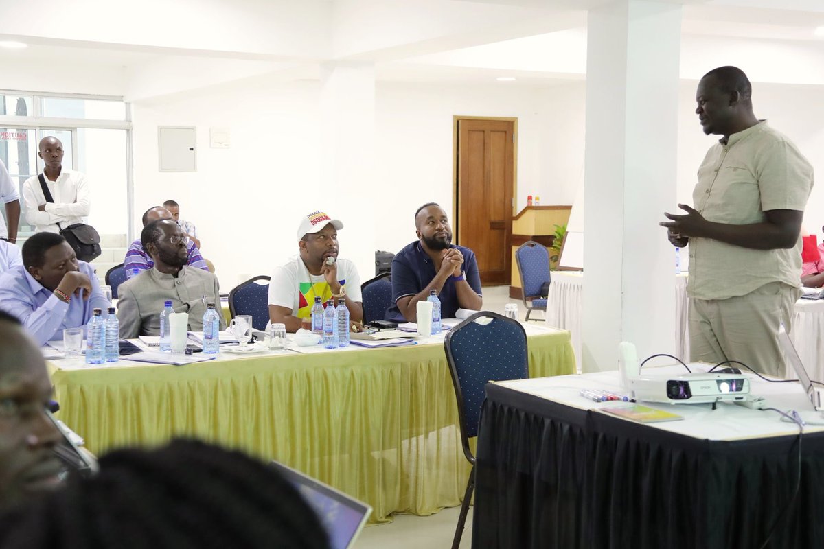 HassanAliJoho's tweet photo. Indeed there existed a funding gap for infrastructure development and other service sectors for the large cities from the onset of devolution. It is through this initiative that we look to achieve sustainable funding for our cities moving into the future. https://t.co/M9YppFCscQ