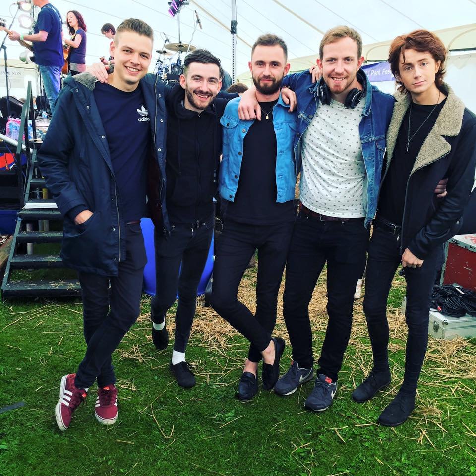 Stranraer, th' lads fae Belfast are comin' fur ye