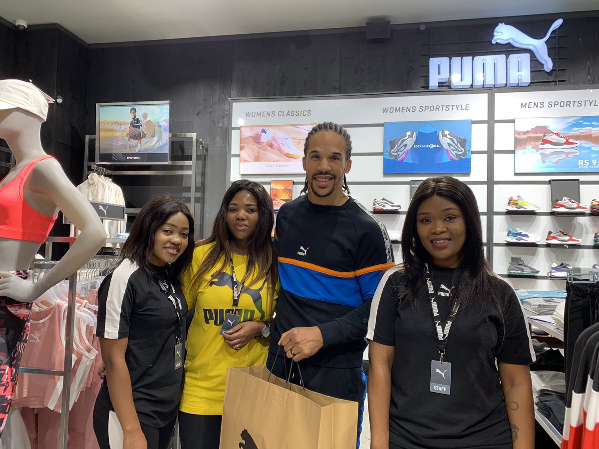 The team taking good care of me out at Sandton City! Thanks guys! I got some heat! 🔥 #pumafam