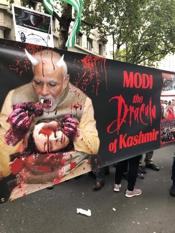 AliHaider177's tweet photo. #Kashmir #UNforKashmirFreedom #UN_LetKashmirisDecide #UNResolutionsForKashmir
#ModiTheDraculaOfKashmir
#Modichutiya #Modishit #ModiIsATerrorist #EasternHitlorModi #indiaIsAterroristState #indiaisharamkhor #unshittableindia #ModiHitler #Moditattihai #Modi #MonsterModi #BJPtatti https://t.co/9i4PHPCSYT