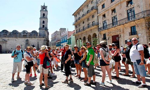 CubaMINREX's tweet photo. #NOTICIAS| #Cuba arribó a los tres millones de visitantes internacionales, informó @MinturCuba. Este resultado se alcanza a pesar de las campañas organizadas y dirigidas por el Gobierno de los #EEUU para impedir el flujo de turistas a nuestro país. #CubaPaísSeguro https://t.co/dLVXi4GT5z