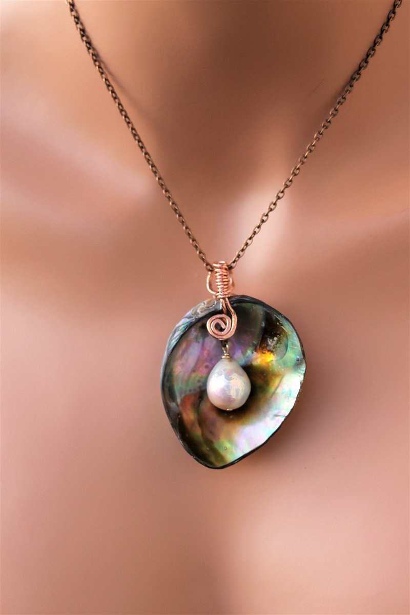 chestnutcrochet's tweet photo. Sharing for Razi Blakley on Etsy
Really love this, from the Etsy shop ZebaCreations. https://t.co/ZECoSougxS #etsy #jewelry #necklace #reversiblenecklace #pearljewelry #uniquejewelry #copperjewelry #stunning #pearlnecklace #junebirthstone https://t.co/s4M0tmM5z9