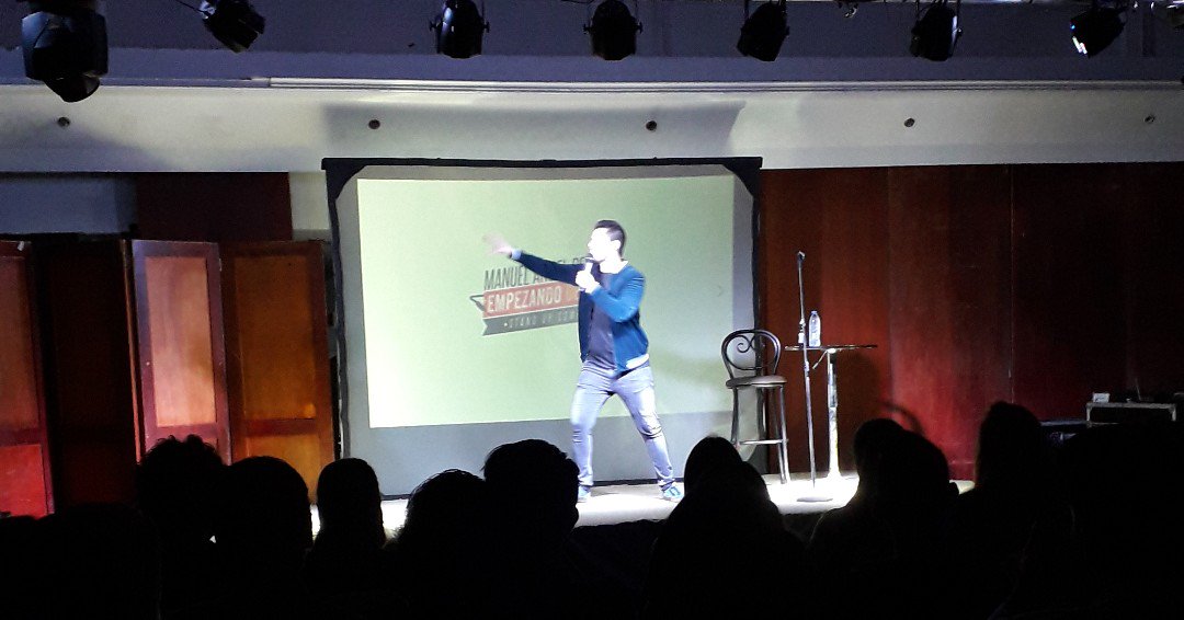 Anoche tuvimos el agrado de alojar el show de <a href="/ManuelAngel/">Manuel Ángel Redondo</a> #EmpezandoDeCero en el Salón Barquisimeto de nuestras instalaciones.

Entre risas y conversaciones fue una agradable velada.

¡Gracias a todos por acompañarnos!, Gracias Manuel por visitarnos.😀👍