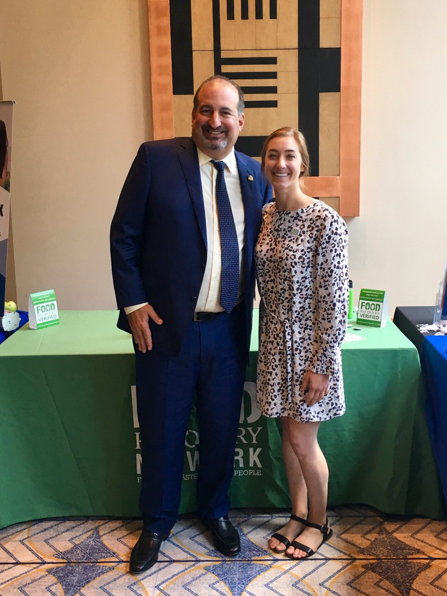 FoodRecovery's tweet photo. Tuesday morning @nardotrealtor, CEO Bob Goldberg announced NAR's partnership with FRN and called upon all 1,200 summit attendees to participate in our #FoodRecoveryVerified program. Since then, more than 900 members have pledged to apply for FRV and recover surplus food! https://t.co/NPFg259M9N