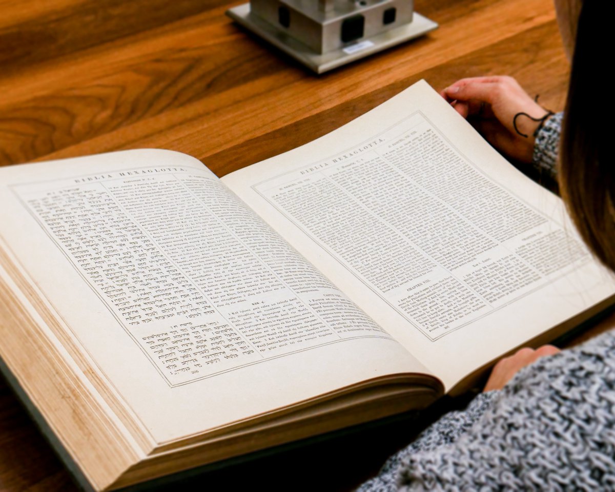 LibertyULibrary's tweet photo. Did you know there is a Hexaglot Bible in the Archives Reading Room? It has side by side translations in Hebrew, Greek, Latin, English, German, & French. Visit the Archives on the Terrace Level of the library to discover more treasures! #LibrarySecrets #JFLibrary https://t.co/790smFhnBH
