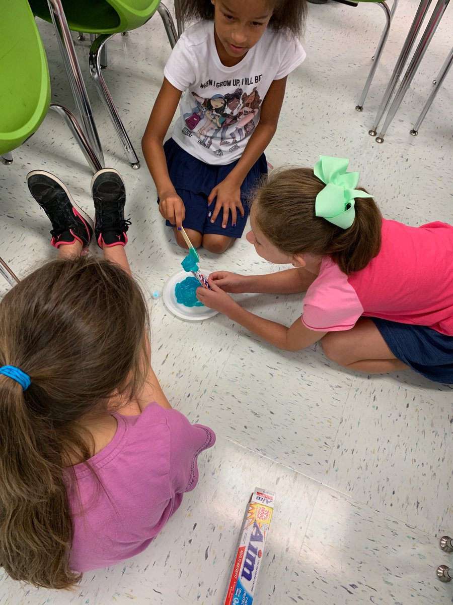 MsKenreigh_WC's tweet photo. working collaboratively in groups trying to put the toothpaste back into the tube. We quickly realized it wasn't an easy task, and connected it to the words we say and how we can't take them back once they're said.  @WindingCreekES #WCESFamily #Back2SCPS https://t.co/vhhWBwuieh