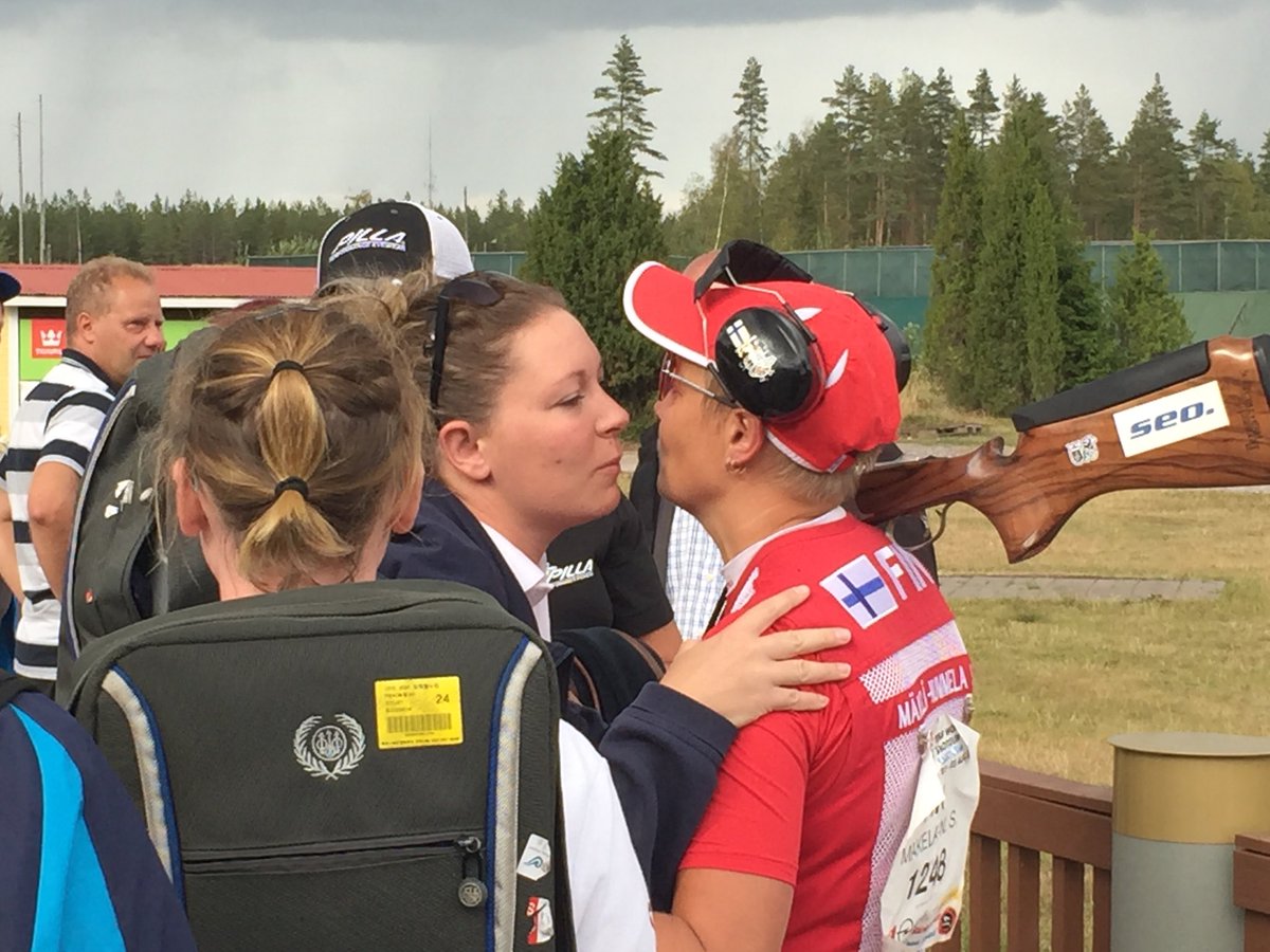 Satu Mäkelä-Nummela selvisi uusinnasta trapin maailmancupin finaaliin Hollolassa. Hän pudotti finaalista Marika Salmen ja Alessandra Perillin. Nyt on taas sauma olympiapaikkaan. #shooting #olympia