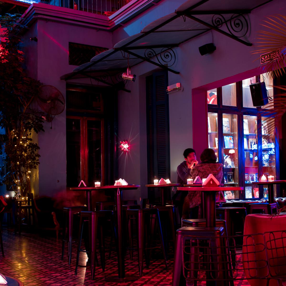 SheldonBar's tweet photo. ¿Estamos listos para tener un sábado de fábula en el bar más increíble de la ciudad? Estamos. Listos.
.
#Palermo #drinks #beer #cocteleriadeautor #food #nightlife #DJ #SheldonCalling #cocktail #fingerfood 
.
Reservas x WHATSAPP al +54 911 3575 2919 desde las 18hs. https://t.co/Jpj0AcYV3s