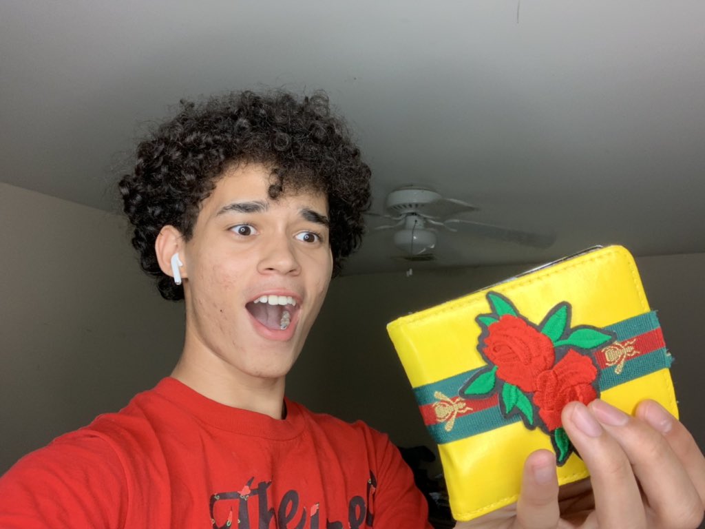 kennethfuller_'s tweet photo. Watch how I made this wallet! 
https://t.co/Rvjr22AKrW

YouTube channel: Kenny’s Entertainment, https://t.co/DZKTgCJHaU

#youtuber #designer #gucci #DIY #airpods #trend #trendy #fashiontrends #like #comment #share #retweet #subscribe #follow https://t.co/In8OITAqTy