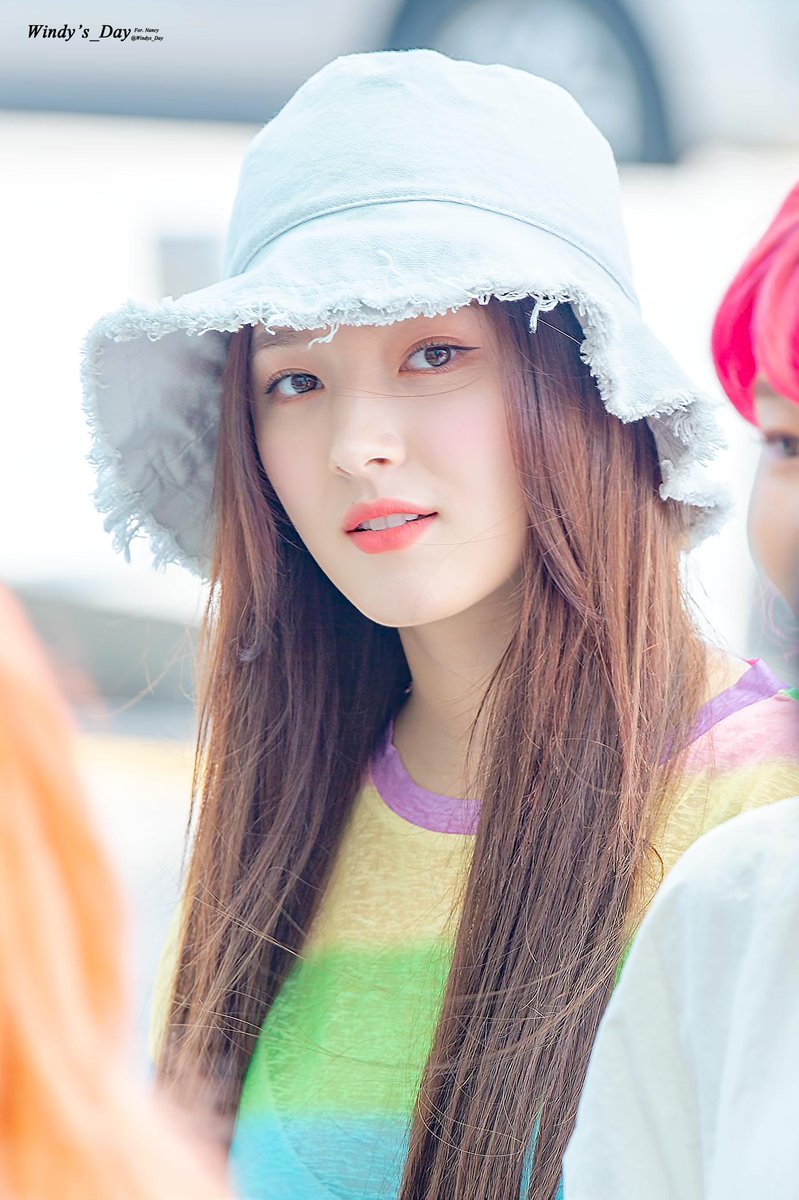 Windys_Day's tweet photo. 190816. ICN 출국. 낸시 2pic.
분위기 사랑해 💕💞

#낸시 #그루 #모모랜드 https://t.co/c10KwENvK0