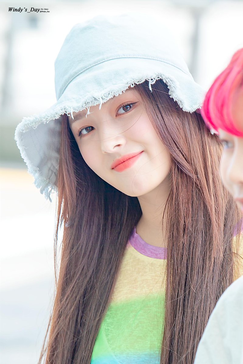 Windys_Day's tweet photo. 190816. ICN 출국. 낸시 2pic.
분위기 사랑해 💕💞

#낸시 #그루 #모모랜드 https://t.co/c10KwENvK0