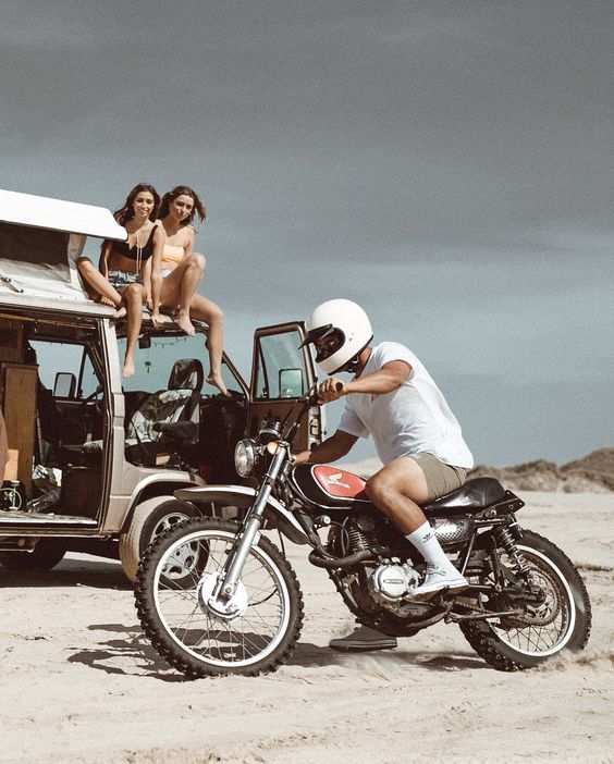 BikeBandit's tweet photo. Weekend Plans anyone?!⁣⁣
📸 Aaron Brimhall
•⁣⁣⁣⁣⁣⁣⁣⁣⁣⁣⁣
#BikeBandit #Motorcycles #Motorcycle #Ride #Motocross #Honda #Yamaha #Suzuki #Kawasaki #Triumph #HarleyDavidson #MotorcycleGear #Videooftheday #Photooftheday #Like⁣⁣⁣⁣⁣⁣⁣⁣ #Thor https://t.co/QyfDIIrgNA