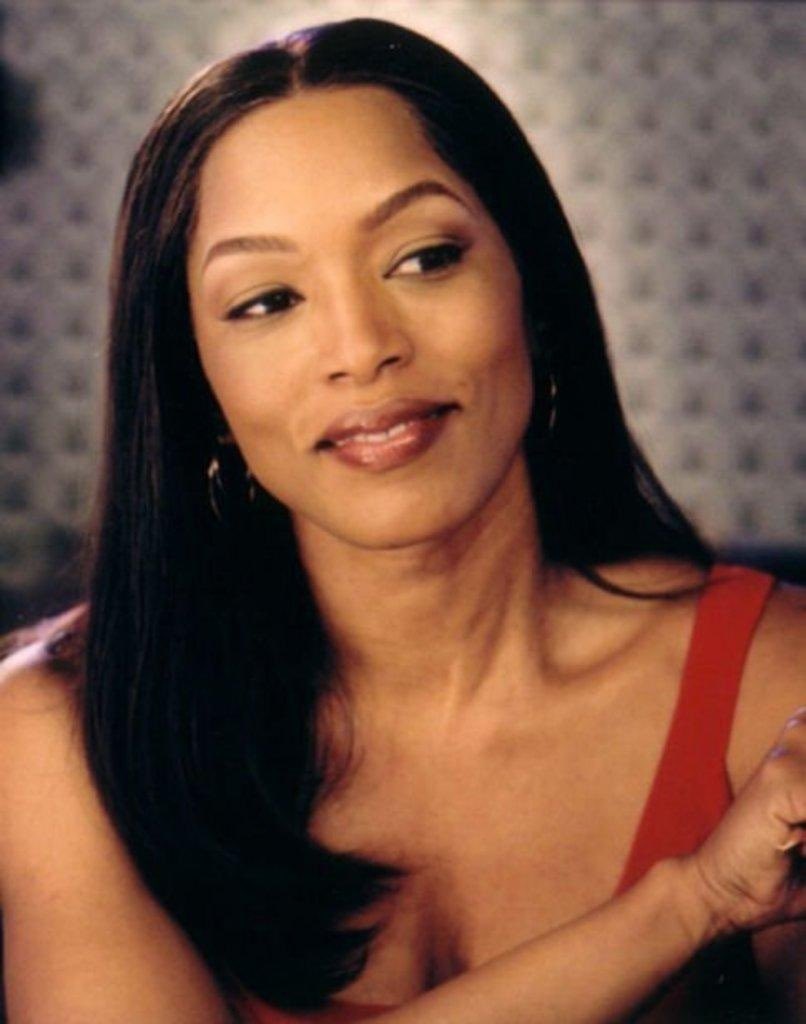 blkgirlculture's tweet photo. Happy 61st Birthday to the fountain of youth herself, Ms. Angela Bassett 👑 https://t.co/0E1hA2b7mo