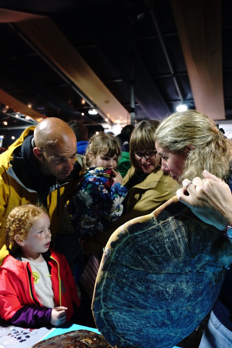 UoE_SciSquare's tweet photo. There is just about 1 hour left to enjoy #ScienceInTheSquare!
There is so much to see and do! With 7 zones to explore and talks from @UniofExeter scientists!
Come down and make the most of the rainy day!
#FalmouthWeek #FamilyFun #RainyDay https://t.co/8OZfjmFxbX