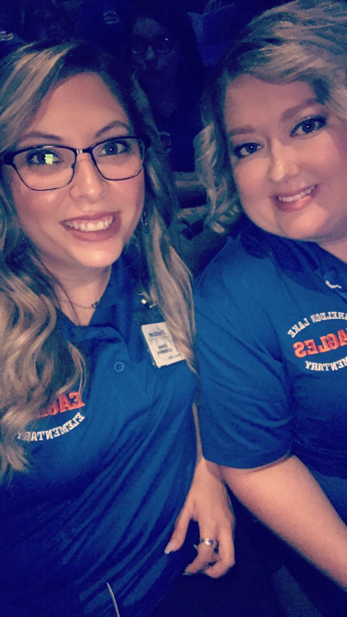 EckermanJenna's tweet photo. #convocationtime @LakeEagles @SheldonISD https://t.co/FuxpB3yCN7
