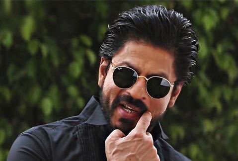 SRKsWardrobe on Twitter: "SHAH RUKH KHAN seen wearing @rayban Round Metal  Black Sunglasses ($140 or ₹10,090 approx.) in the film DILWALE ❤️ Check  pictures in the reply below skip your heartbeat!!! https://t.co/RfQvLEcU4d #