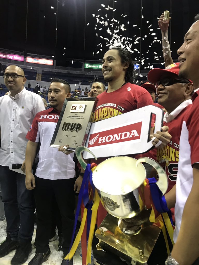 OneSportsPHL's tweet photo. 2x finalist.
2x champion.
1x Finals MVP! @tbvromeo
#PBAonESPN5 #PBALabanKungLaban #PBACommsCup #PBAFinals https://t.co/35ObWr17iA