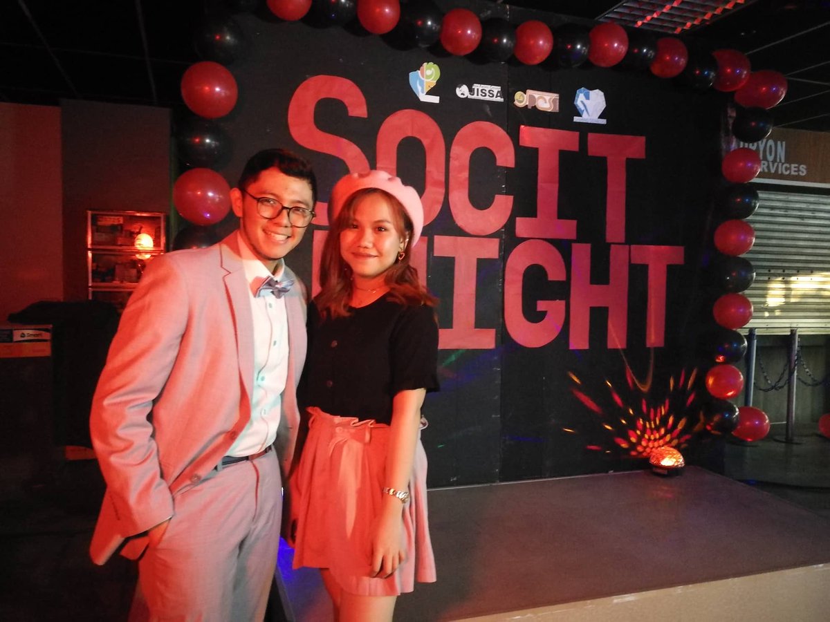 lautahooo's tweet photo. hosting partner again hays join speaks na, may special screening kami bukas para mapalitan naman co-host ko, nakakasawa na hahaha char @apcspeaks https://t.co/fVJF3N3BpT