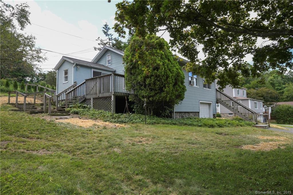 lamaralrealtor's tweet photo. Brand NEW to Market!Great value in Aqua Vista, Candlewood Lake community. Hurry, close proximity to beach! 3 Bedrooms, 1.5 baths, garage and more. $215,000 #RealEstate #Realtorlife #WilliamPitt #Sothebys #LakeSpecialist #CandlewoodLake #LakeLiving #LakeCommunity #Danbury. . https://t.co/2P9q8SlWhb