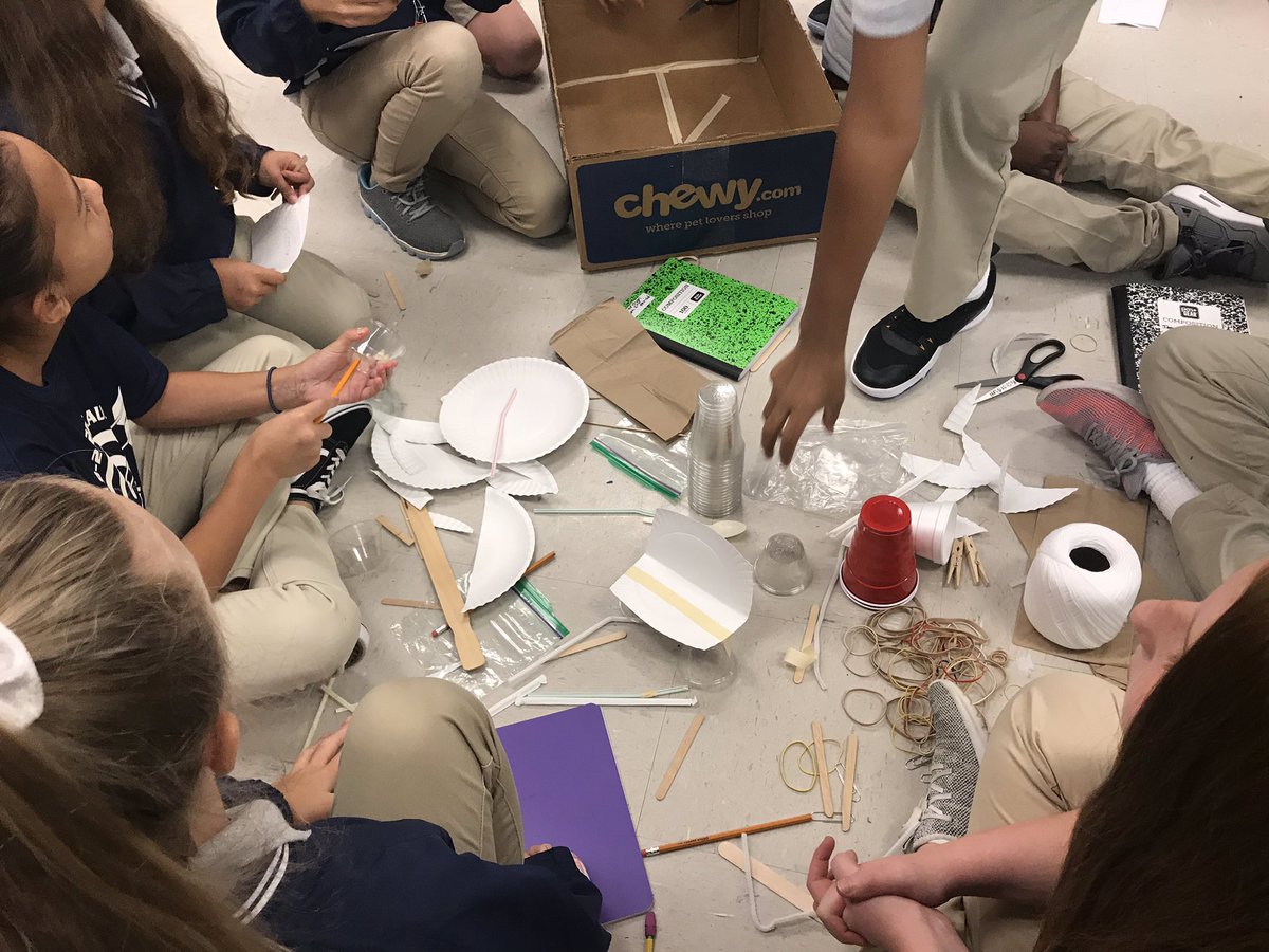 CauseyStem's tweet photo. Bookshelf, Smartboard, couch, tables. #stem #models #engineeranddesign @Causeytigers @MCPSS_SuperSci @empowermcpss @ChasityCollie11 @hoolie1julie https://t.co/do59YCBQ9P