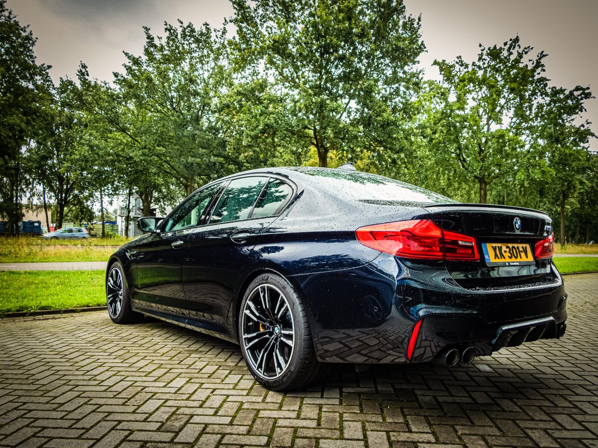 Handig op momenten dat het allemaal wat sneller mag. De BMW M5😍 Hiermee komen wij het weekend wel door🔥🔥