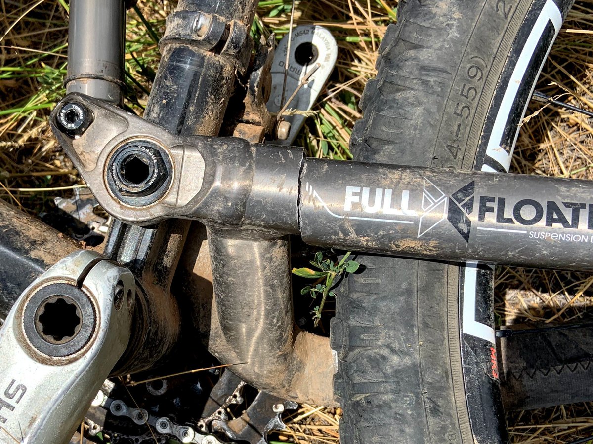 benheredonethis's tweet photo. Very disappointed that @TrekBikes has decided not to warranty my broken bike frame! No more #TrekBikes No More #TrekLoyalty.  The 20% discount they offered for repair parts is an insult!  Trek is not the bike company that it once was. https://t.co/RR6WmuZRft