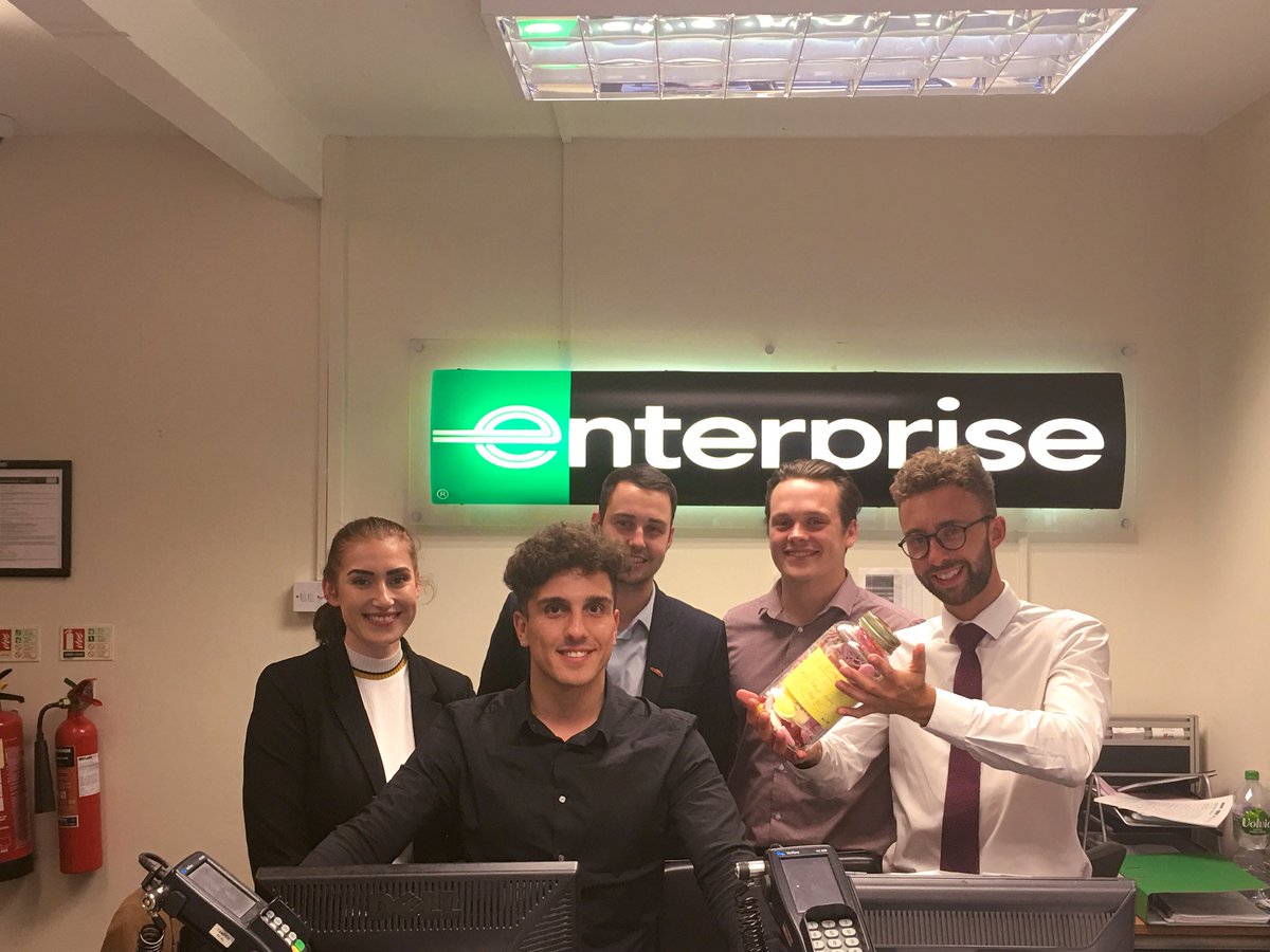 More marketing happening in U223... the big question is .. who has won the sweets! <a href="/nobbyjennings/">Liam Jennings</a> <a href="/MikePreece2010/">Mike Preece</a> <a href="/SamG992/">Sam</a>