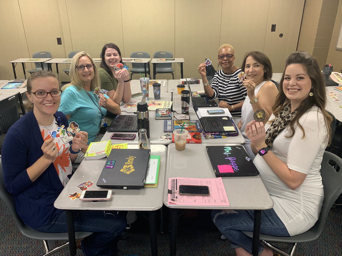 MrJDeLaTorre's tweet photo. @MatzkeElemCFISD 2-5 ELAR Teachers hard at work with professional reading, team building and planning. #1team1dream @CFISD_ELAR2_5 #wildcATTITUDE https://t.co/2Qx0lq05rn