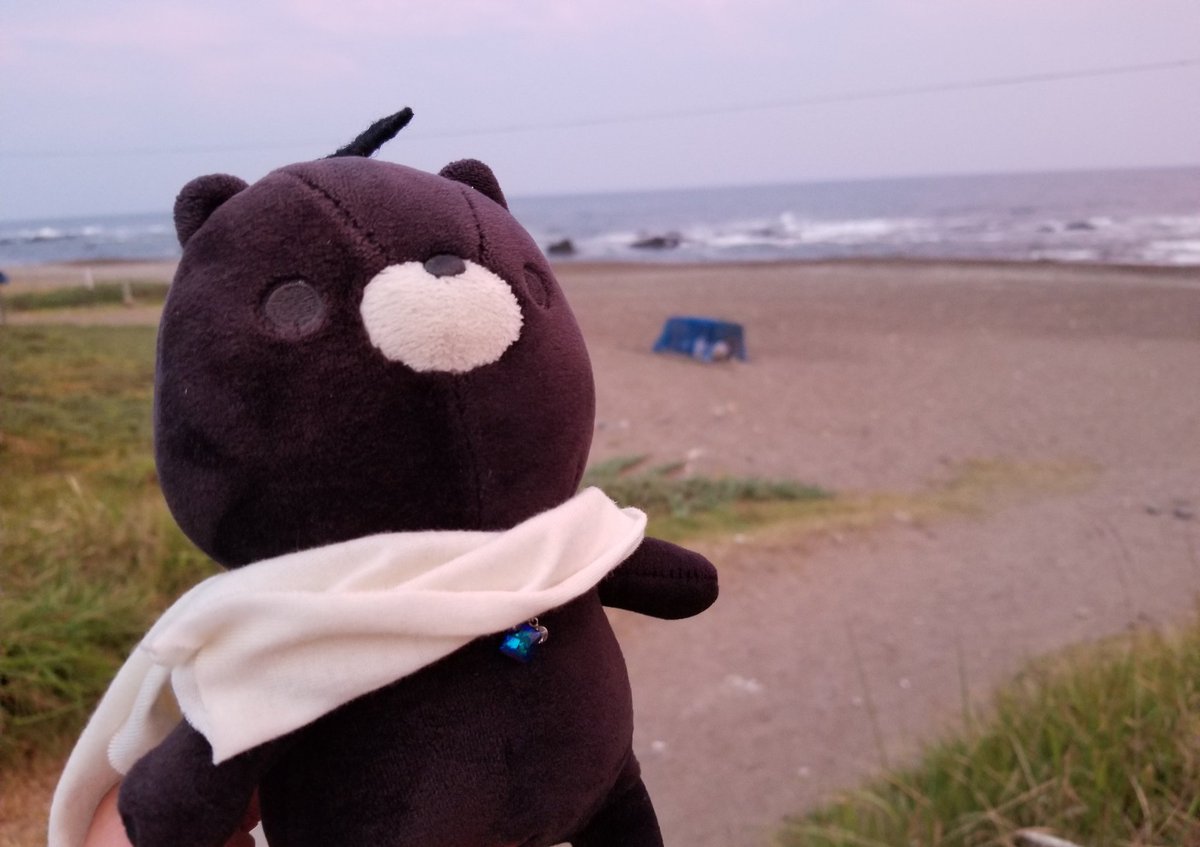 maa_owo's tweet photo. 〜稲荷神社からの大洗🌊〜

「う〜み〜は〜ひろい〜な〜！！
　はやくいこ〜！」

#あさりとごんたの夏休み
#おかえり園田くん
#おかえり園田くん2019 https://t.co/gZWnQ3GKco