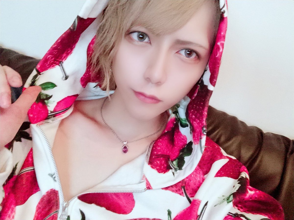 CANDY_kohaku969's tweet photo. 今日から5日間CANDYお盆休みです😢

早く連休終わんないかなー
仕事したい(´-`) .｡oO

初日は引きこもりマンの廃人生活 https://t.co/wn8ymhXhzD