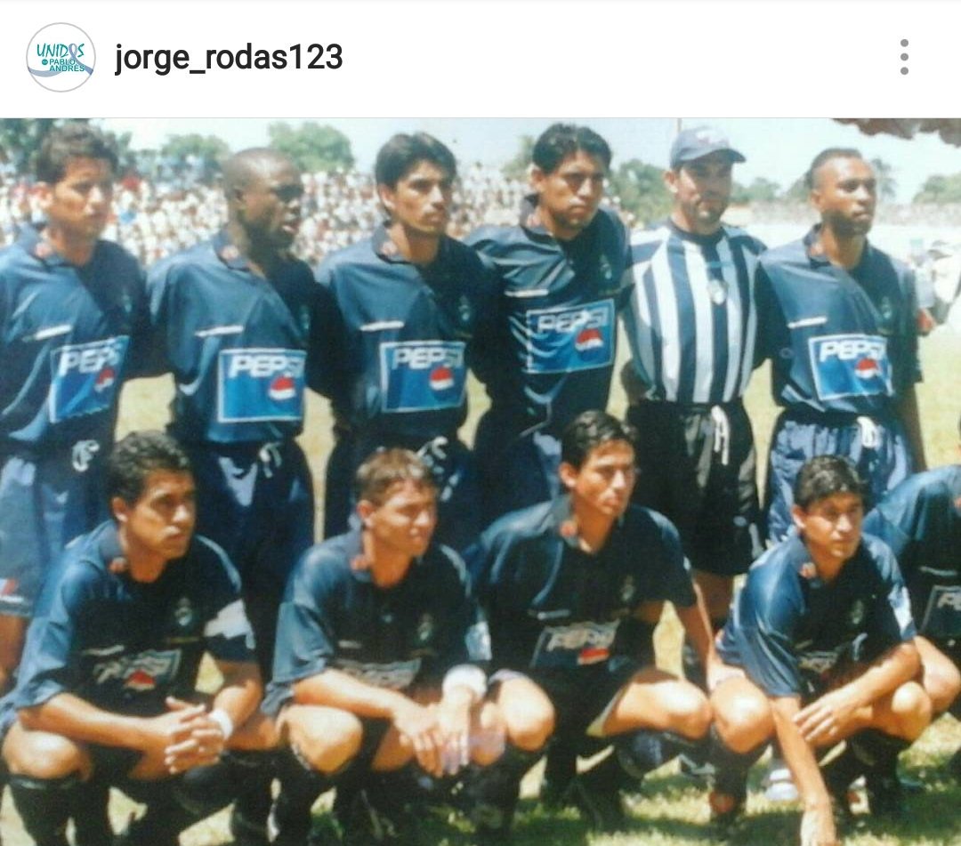 Felicitaciones a una gran institucion que a forjado una gran  historia en nuestro fútbol,  y agradecido con Dios por ser  parte de estos 70 años..
Grande Comunicaciones...