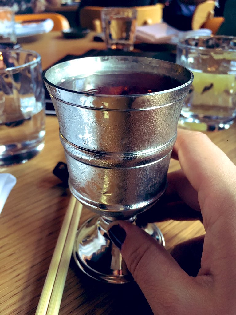 MeetHarleyStone's tweet photo. Though I failed to be a good millennial &amp; film my table-side torching of Nikkei aburi, I did manage to down a cocktail called Holy Water &amp; not burst into open flame, wanton woman of sin as I am.
🍣🍚🥃🔥 https://t.co/z1m8O2s7VX